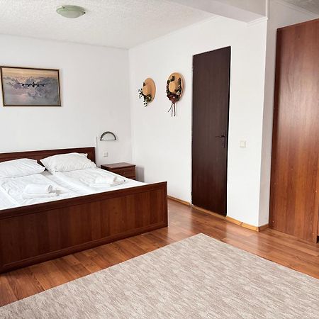 Complex Select Hotell Mediaş Eksteriør bilde