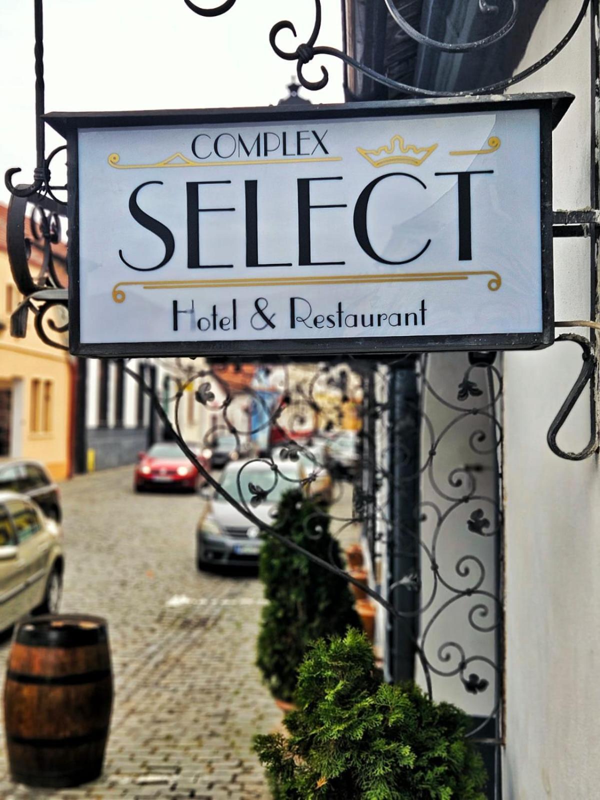 Complex Select Hotell Mediaş Eksteriør bilde