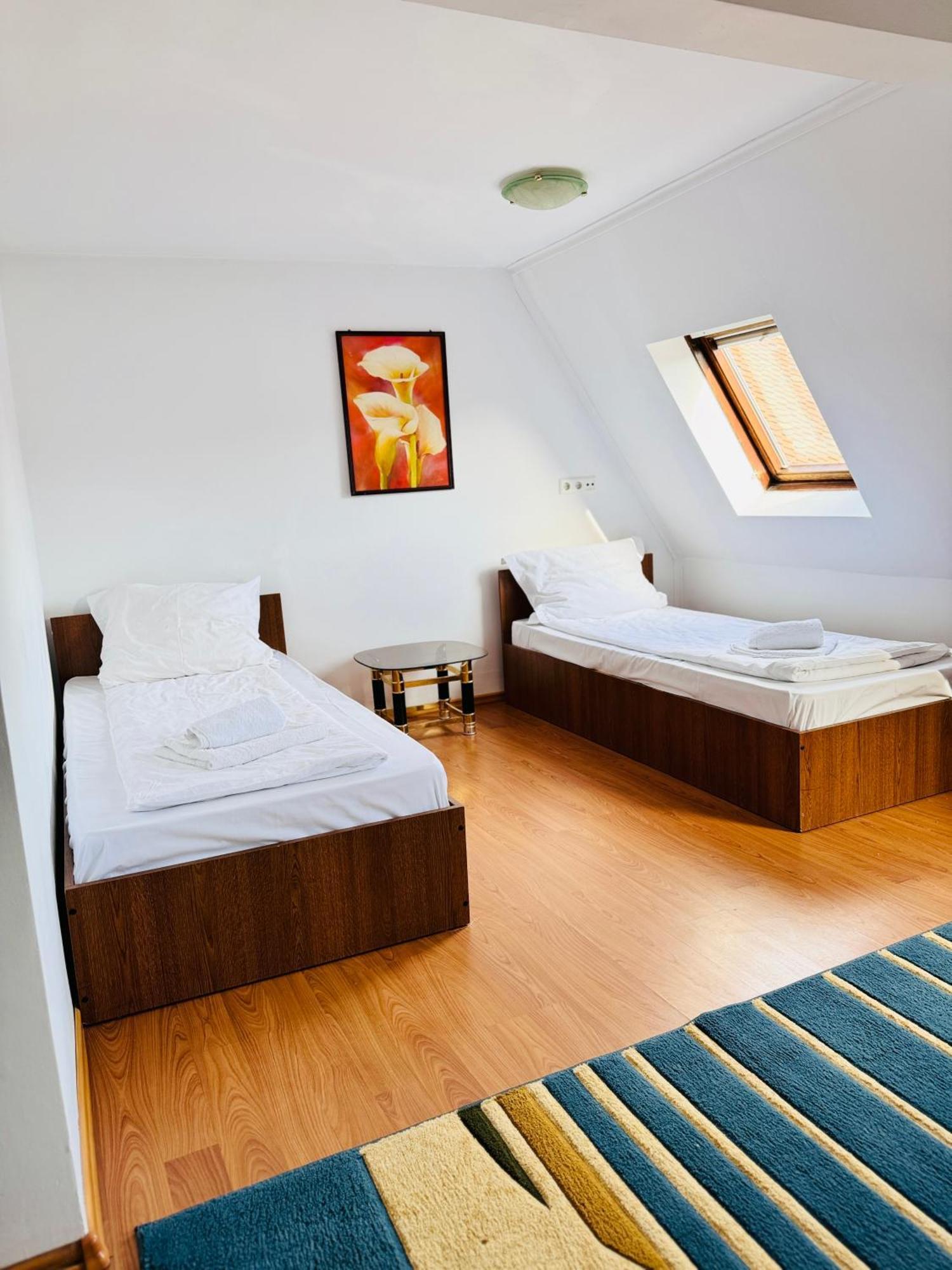 Complex Select Hotell Mediaş Eksteriør bilde