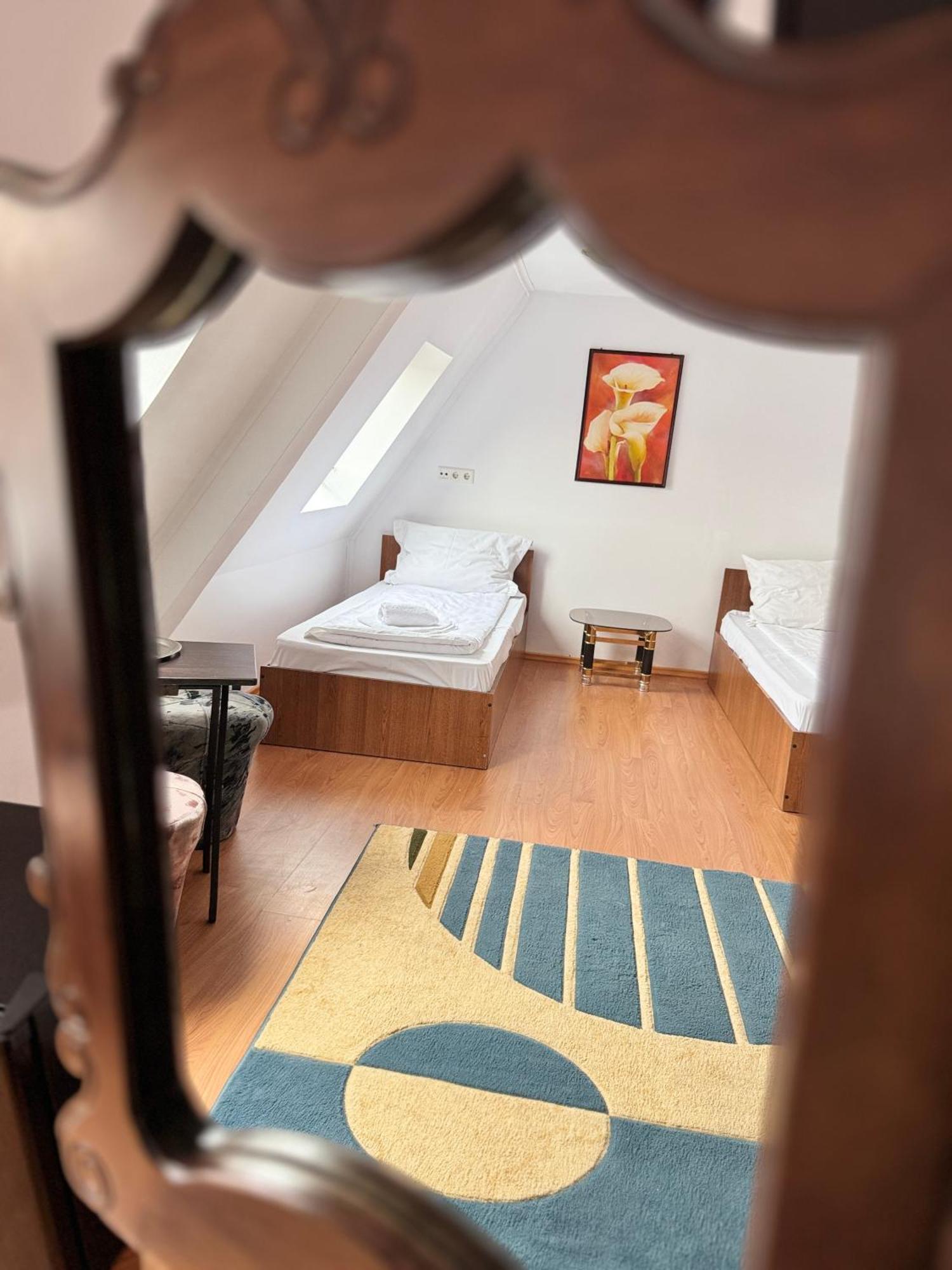 Complex Select Hotell Mediaş Eksteriør bilde