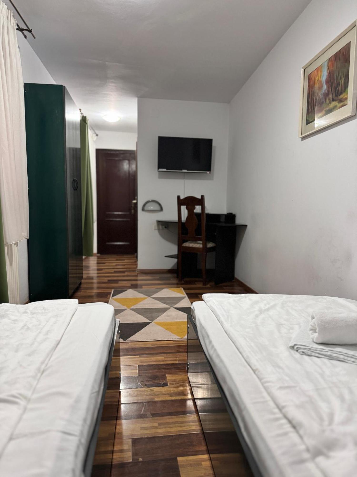 Complex Select Hotell Mediaş Eksteriør bilde