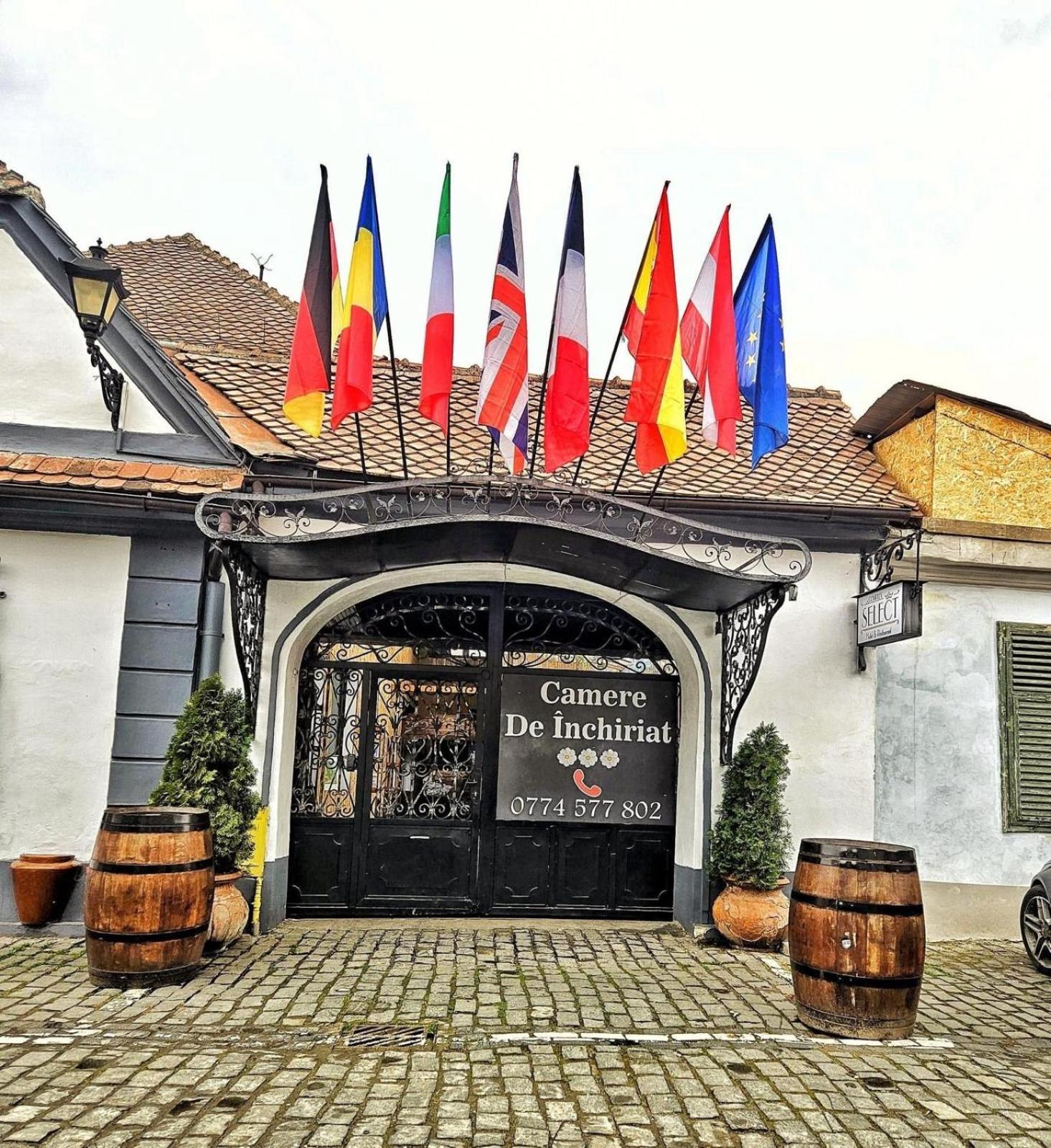 Complex Select Hotell Mediaş Eksteriør bilde