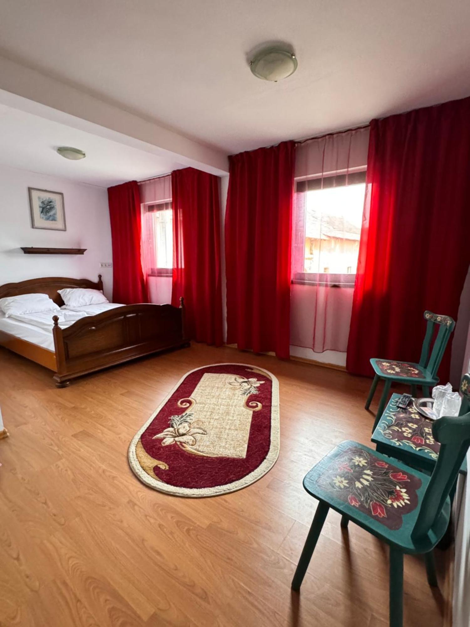 Complex Select Hotell Mediaş Eksteriør bilde