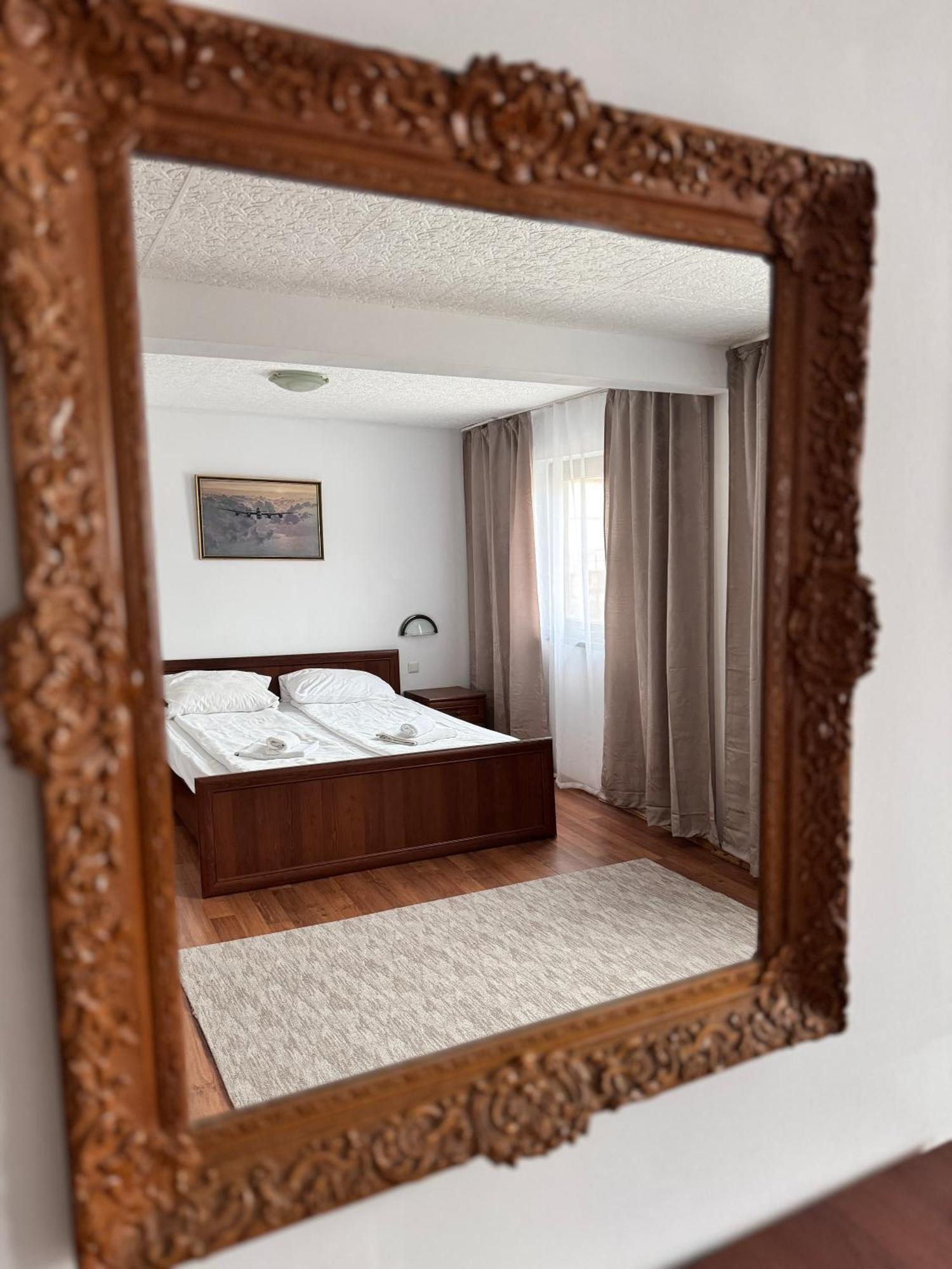Complex Select Hotell Mediaş Eksteriør bilde