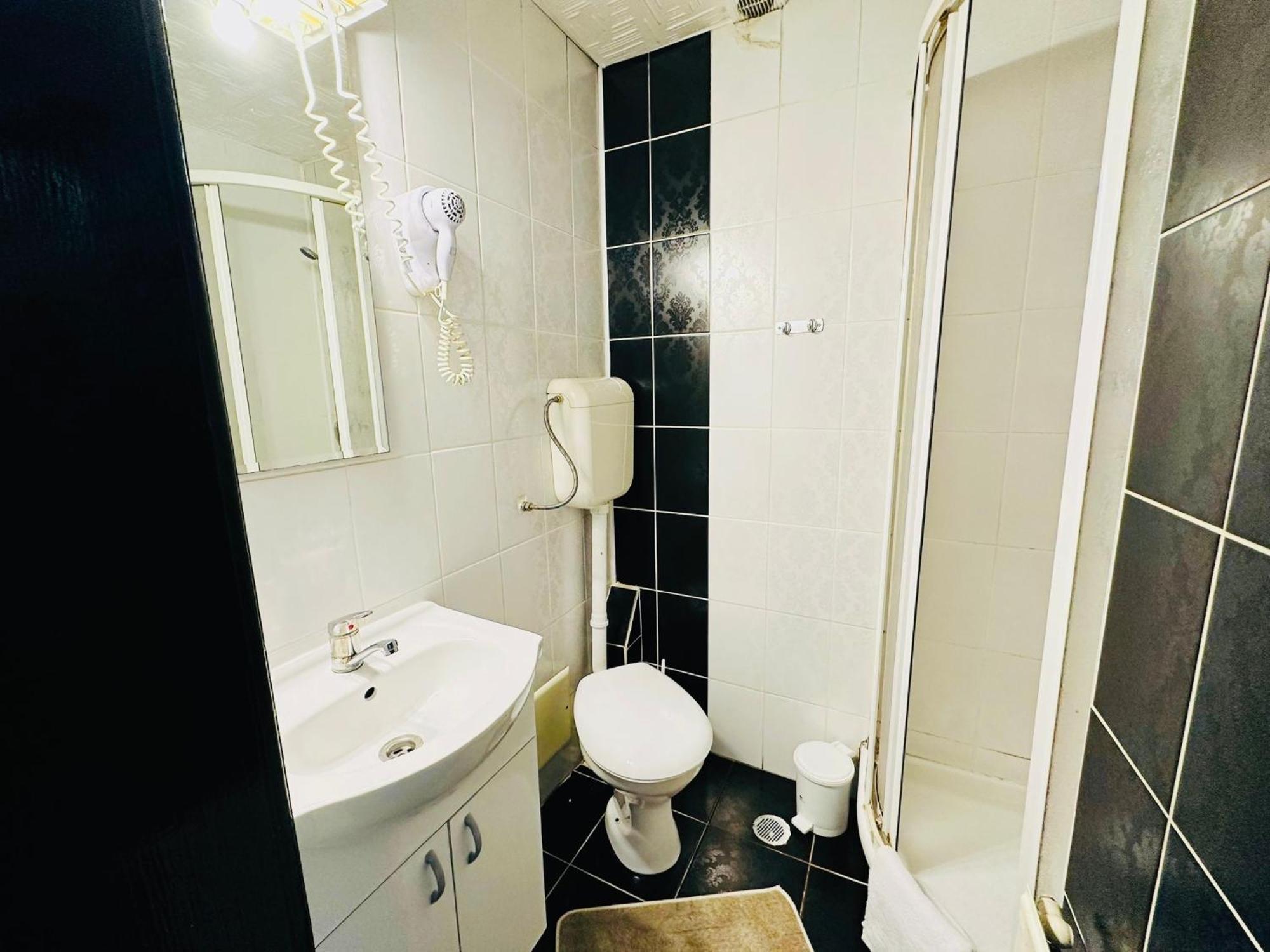 Complex Select Hotell Mediaş Eksteriør bilde