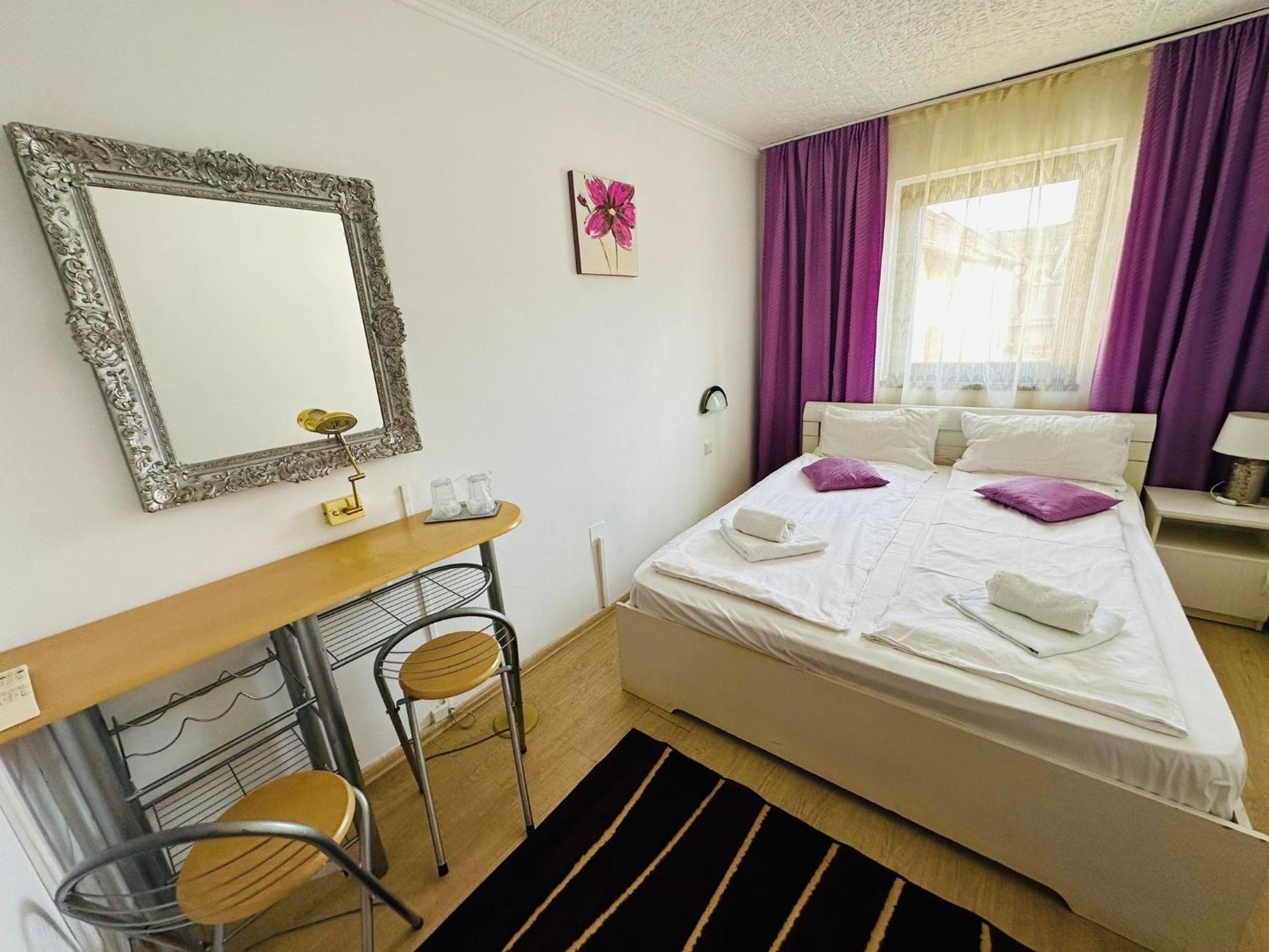 Complex Select Hotell Mediaş Eksteriør bilde