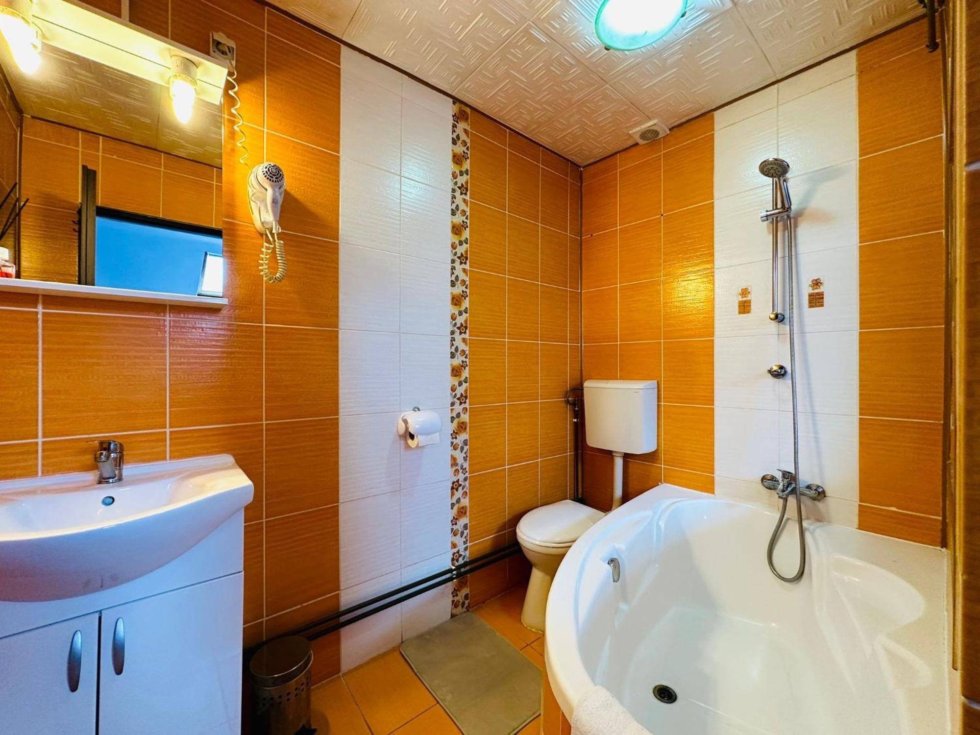 Complex Select Hotell Mediaş Eksteriør bilde
