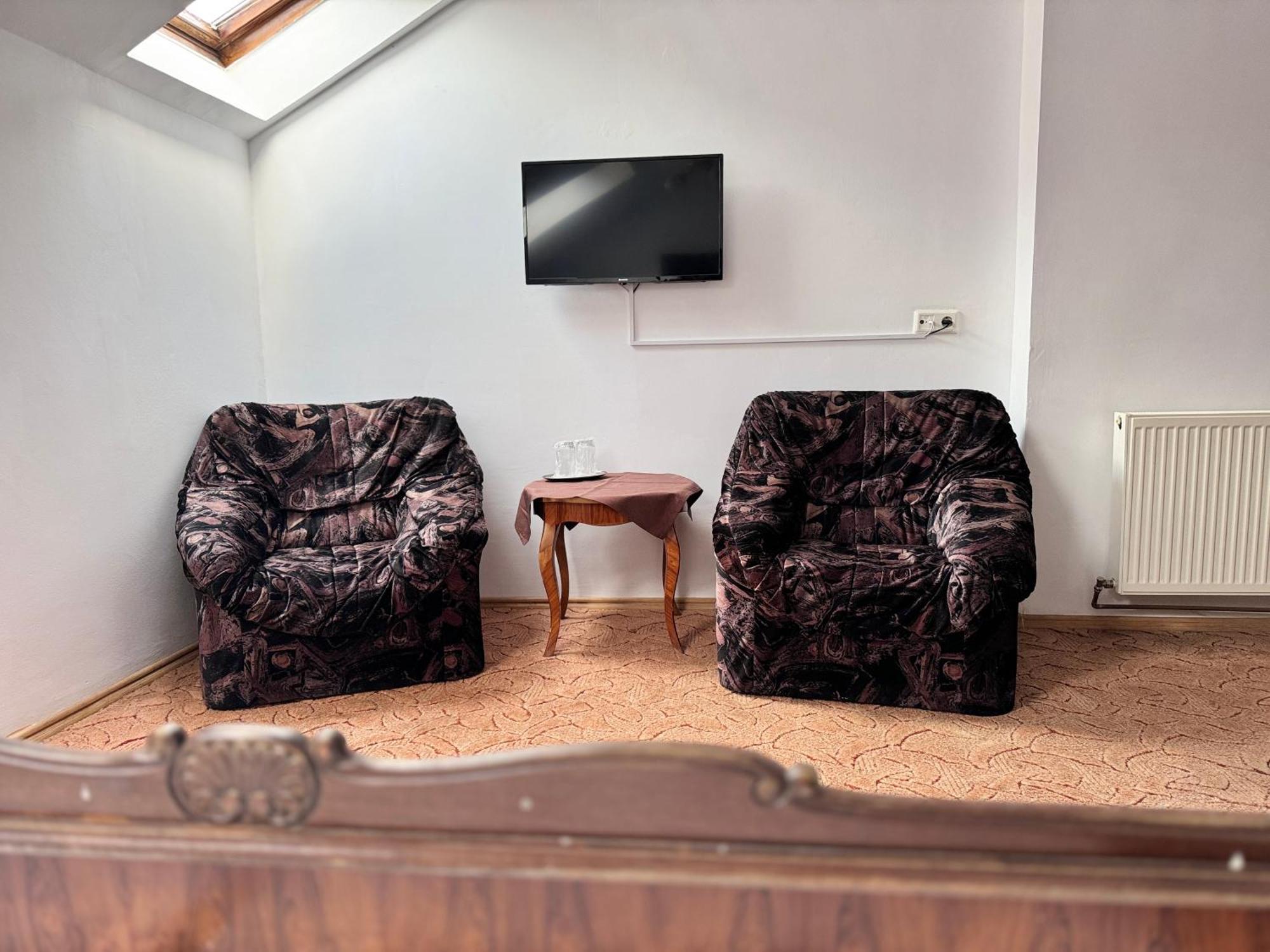 Complex Select Hotell Mediaş Eksteriør bilde