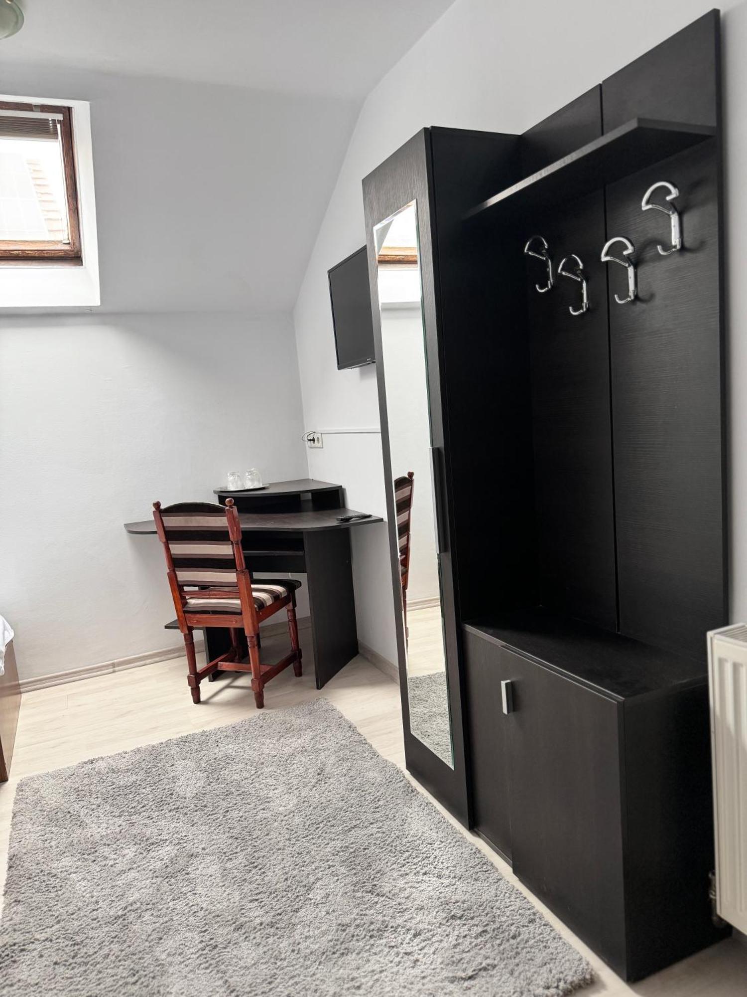 Complex Select Hotell Mediaş Eksteriør bilde