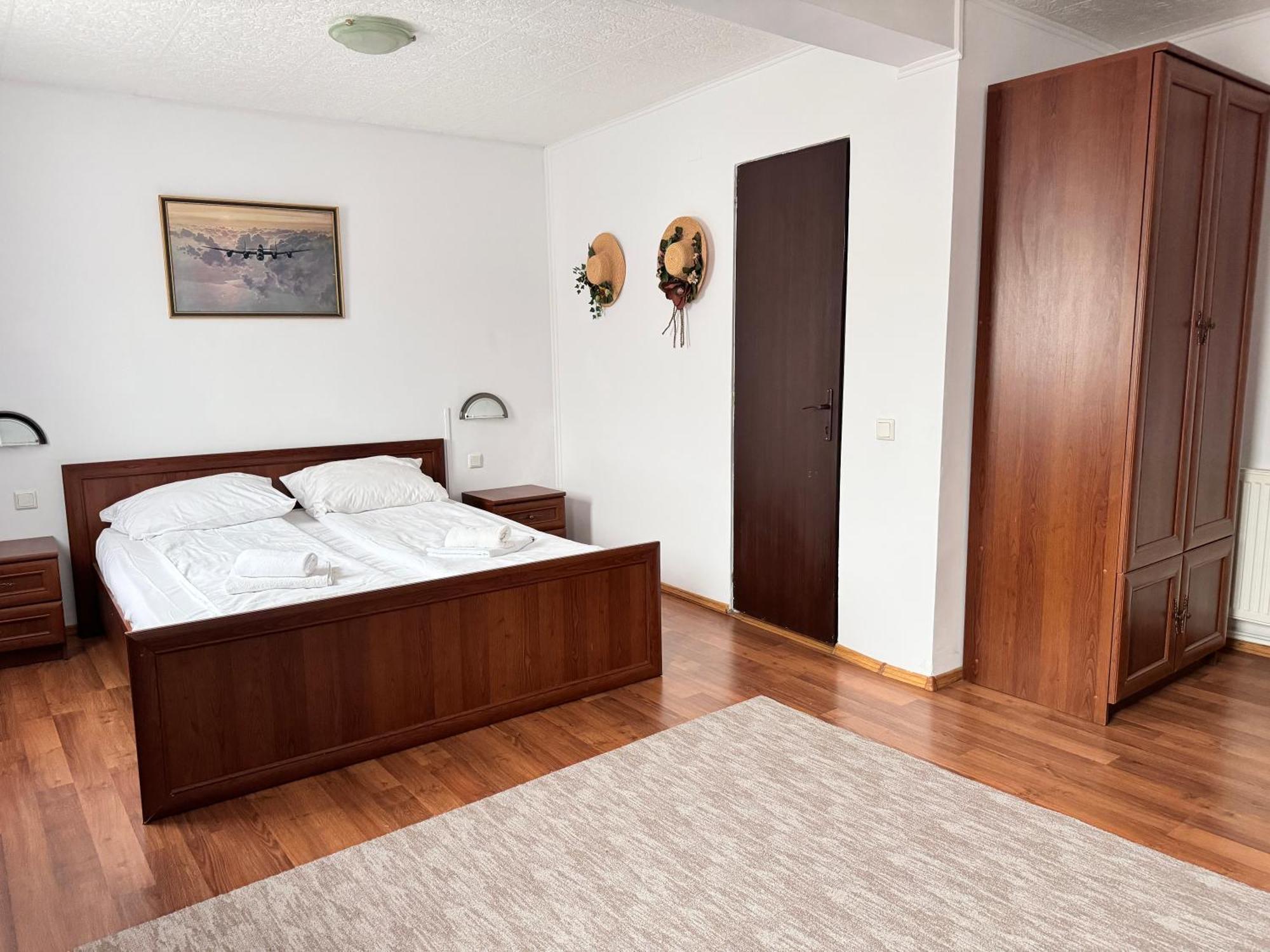 Complex Select Hotell Mediaş Eksteriør bilde